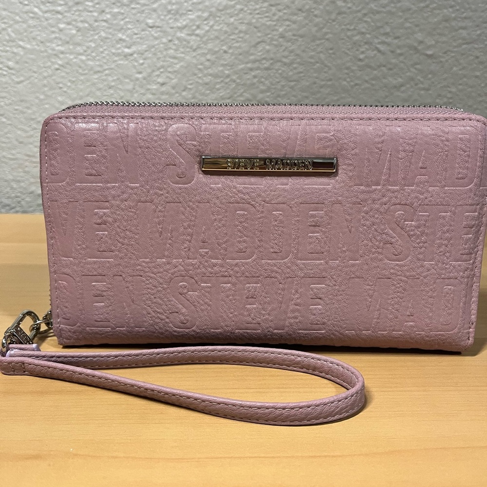 Steve Madden Large Wallet/wristlet